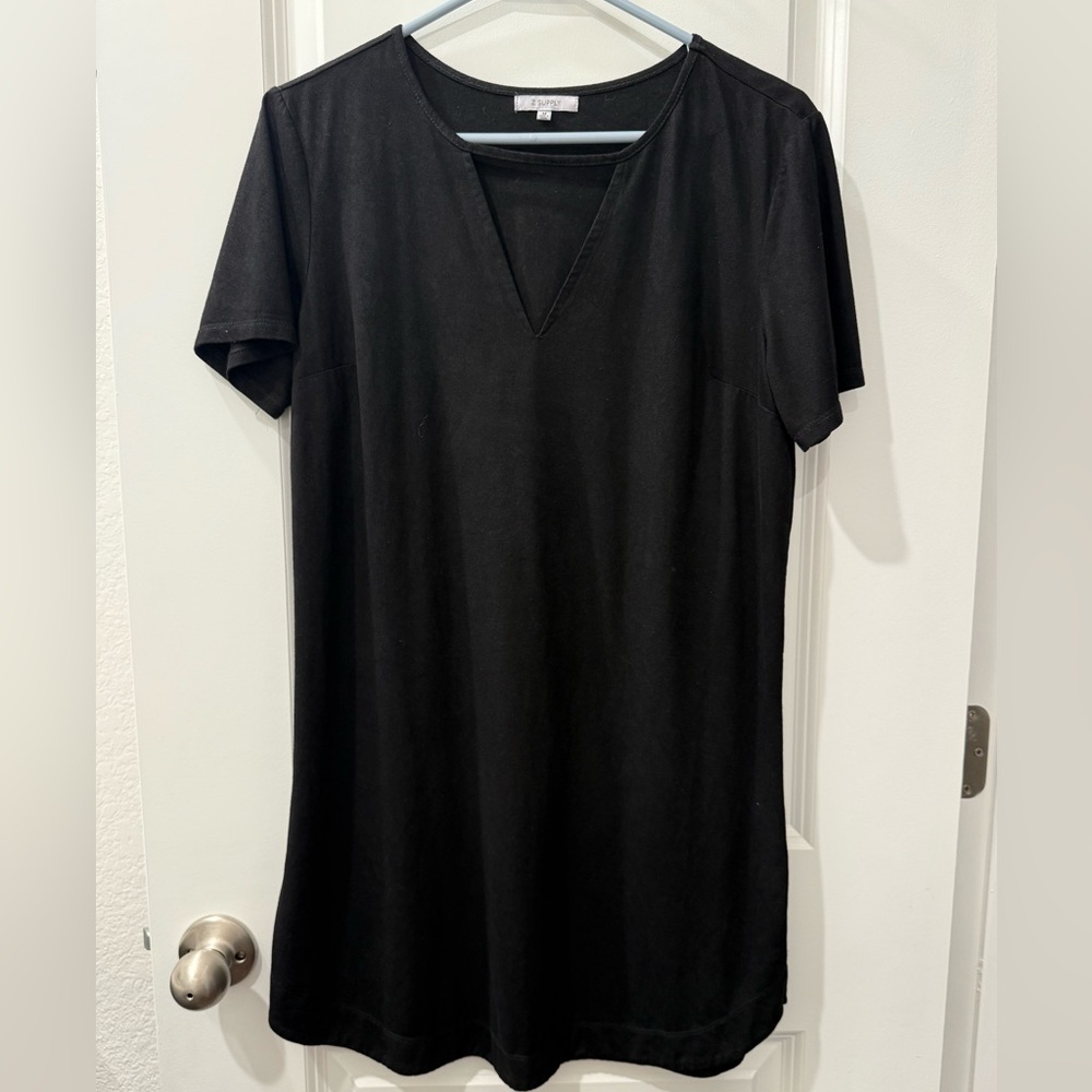 Z Supply Black Short Sleeve V-Neck Top